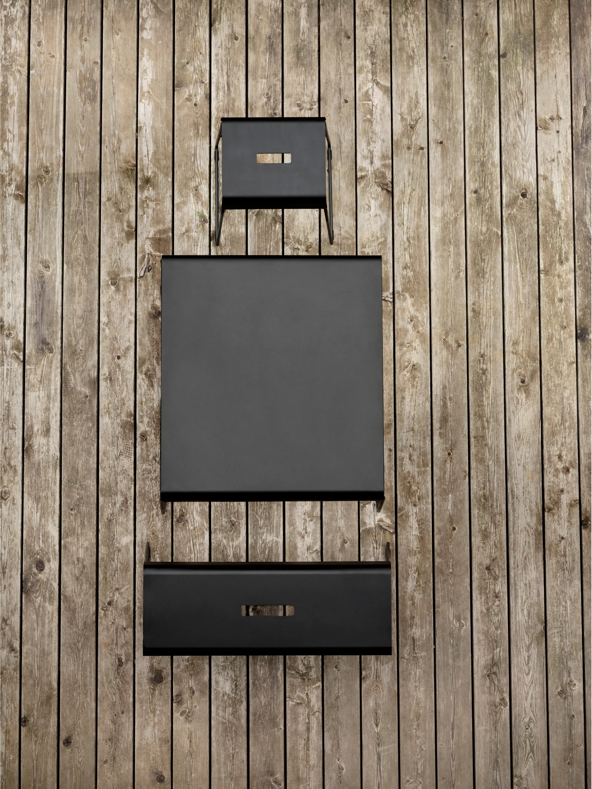 A-bench outdoor bank met plank 45 cm, Black Zone Denmark