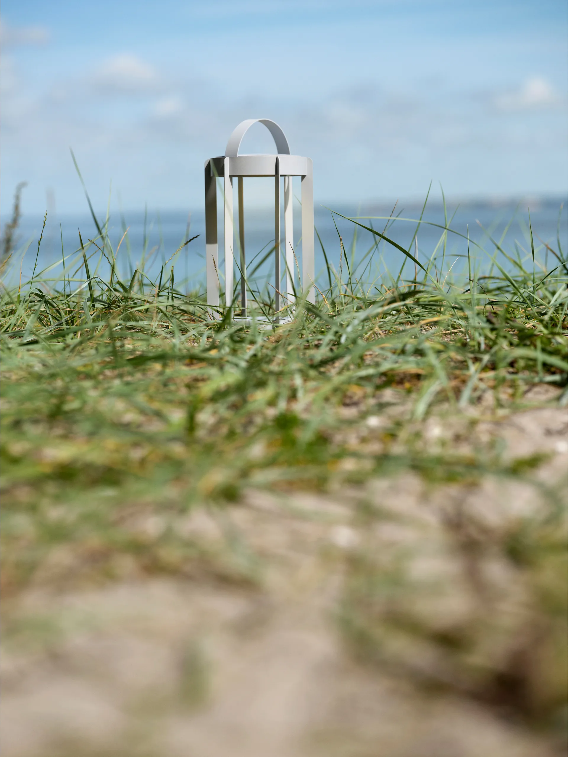 Firefly Lantaarn portable LED-lamp, Soft Grey Aluminium Zone Denmark