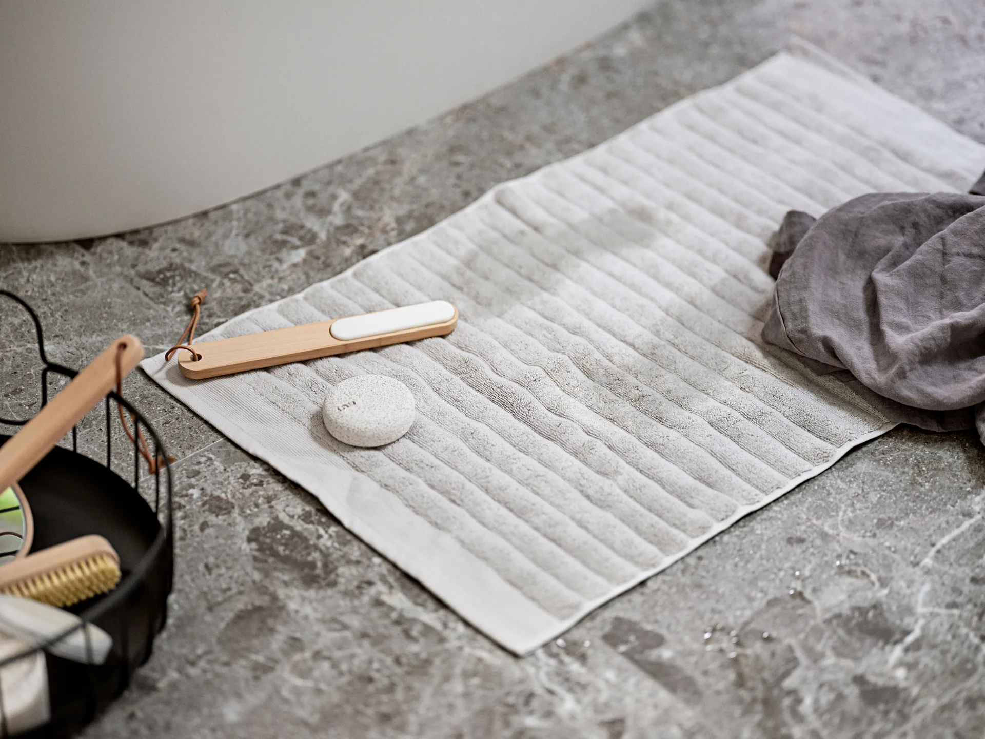 Inu badmat 50x80 cm, White Zone Denmark