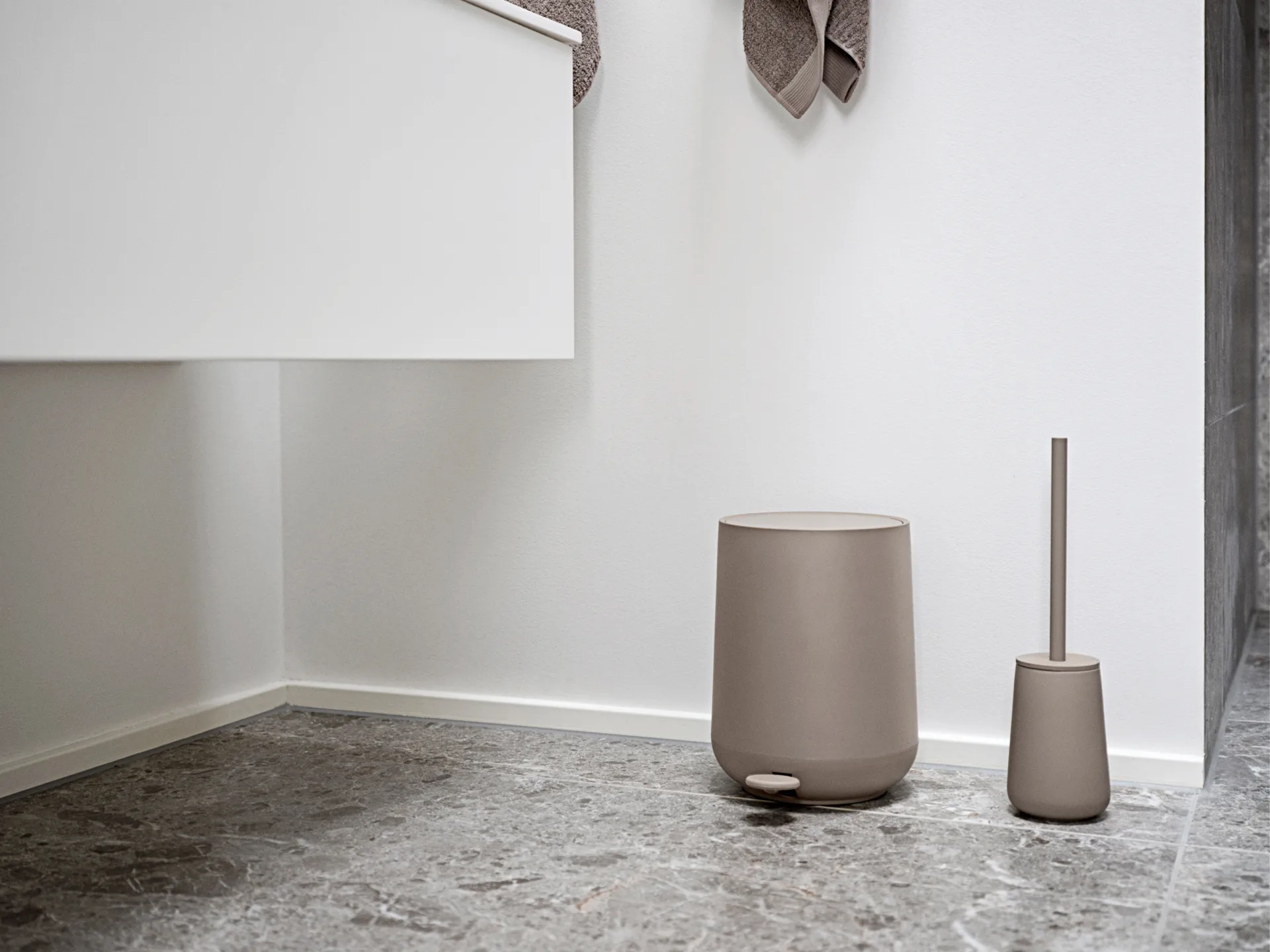 Nova One toiletborstel, Taupe Zone Denmark
