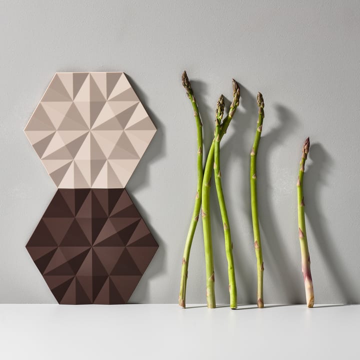 Ori Facet pannenonderzetter 14x16 cm, Chocolate Zone Denmark