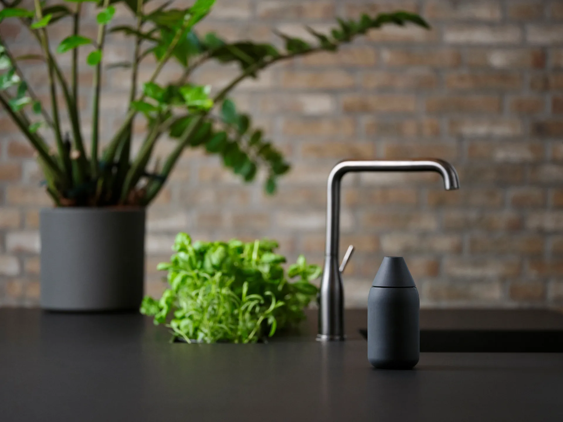 Singles zeepdispenser, Black Zone Denmark