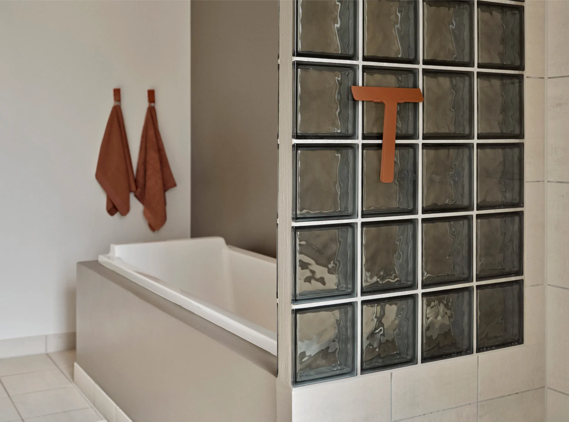 Ume schraper met houder, Terracotta Zone Denmark