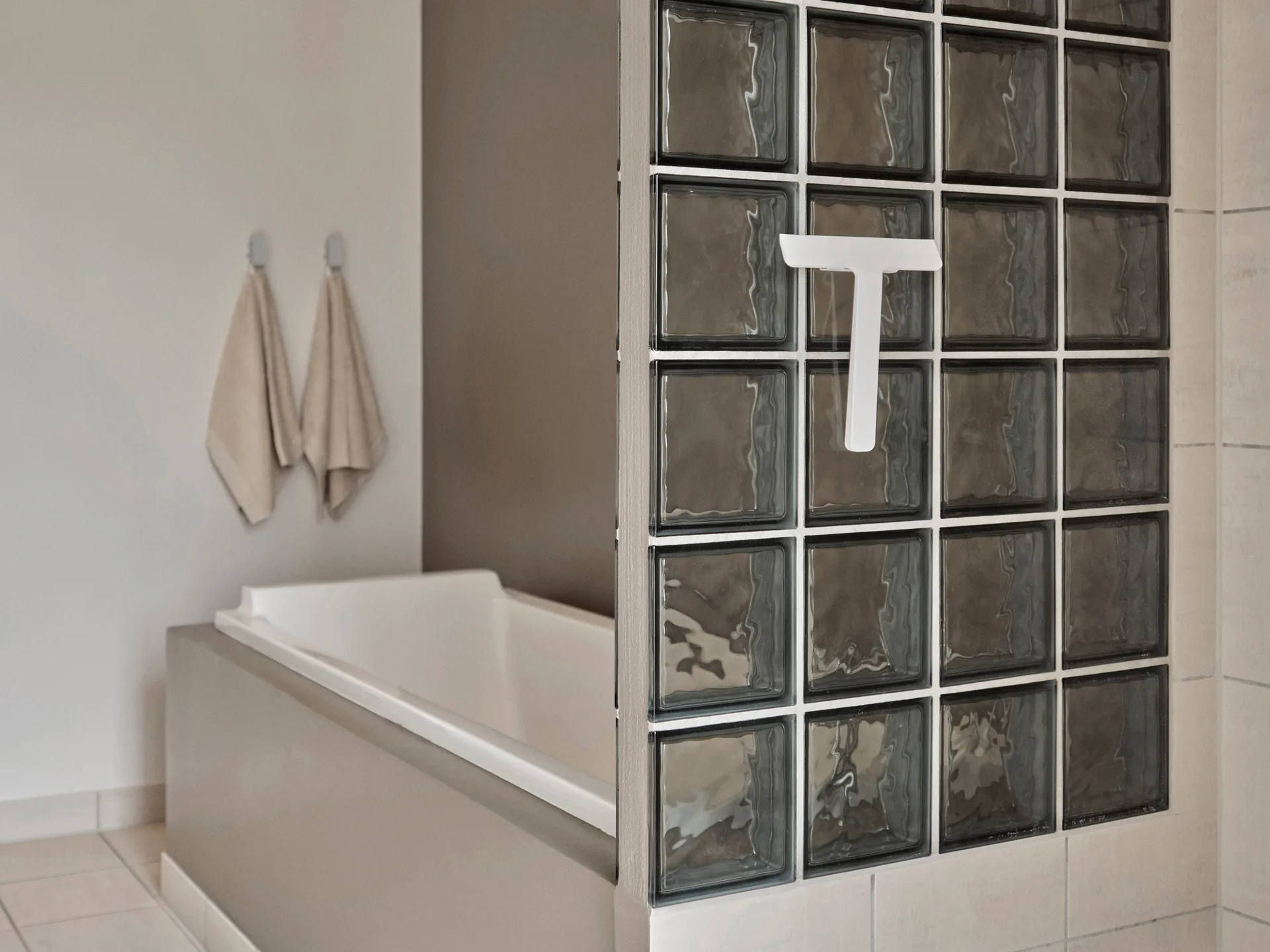 Ume schraper met houder, White Zone Denmark