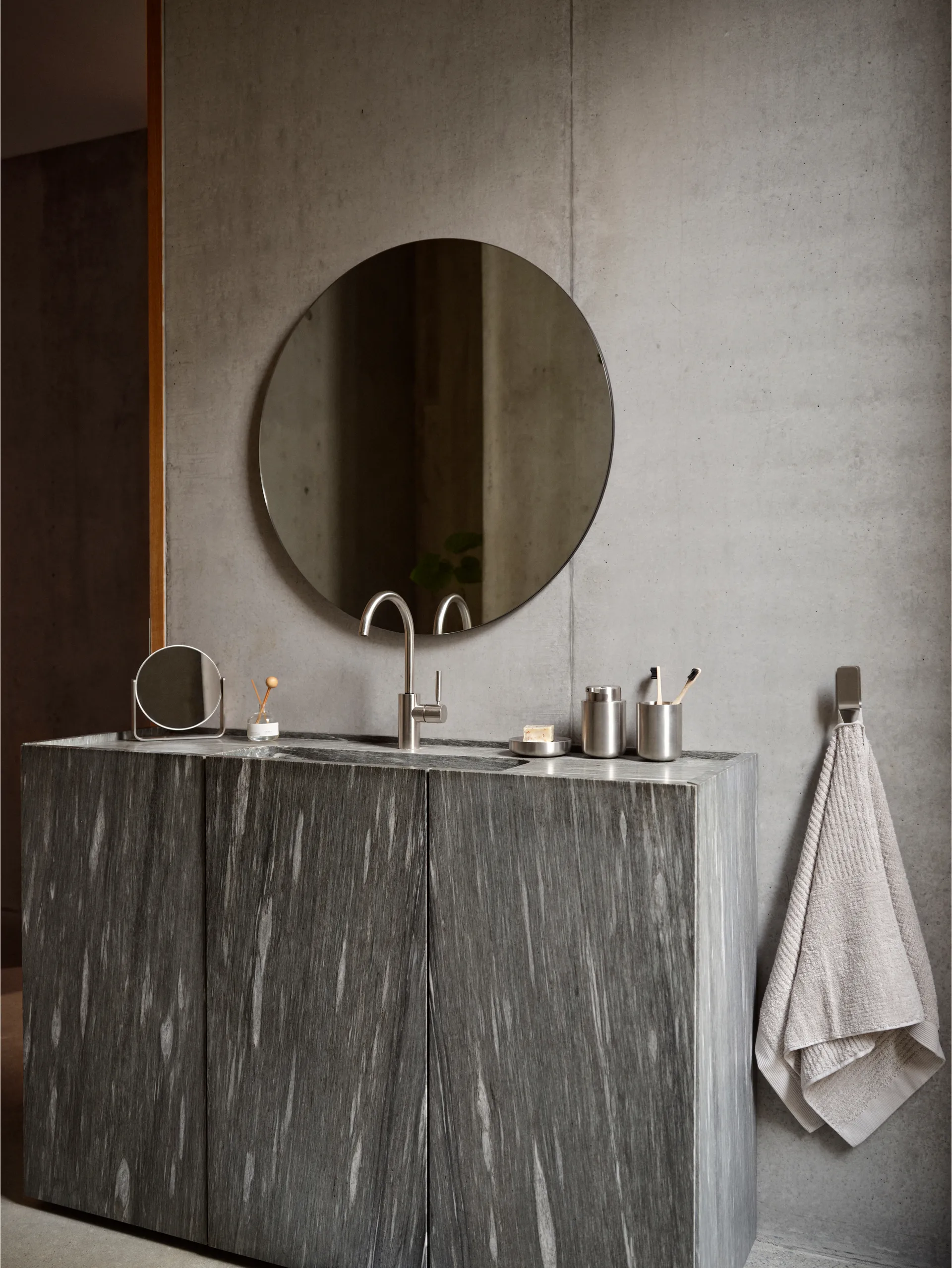 Ume tafelspiegel met 5x vergroting 19x19,5 cm, Staal Zone Denmark