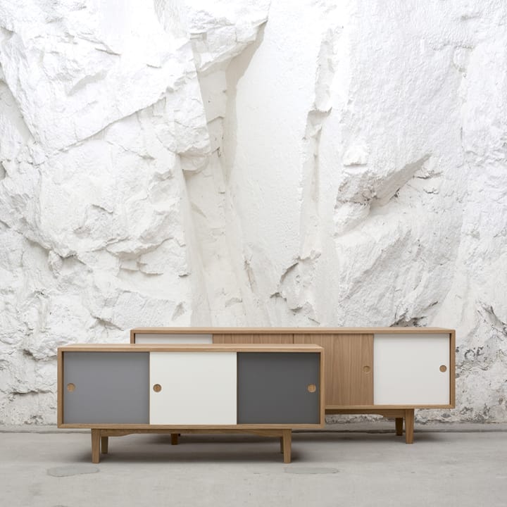 Moodi 180 sideboard, grijs/wit, eikenhouten frame Zweed