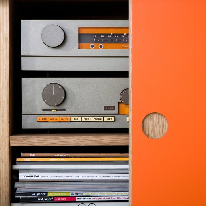 Moodi 180 sideboard - oranje/wit, eikenhouten frame - Zweed