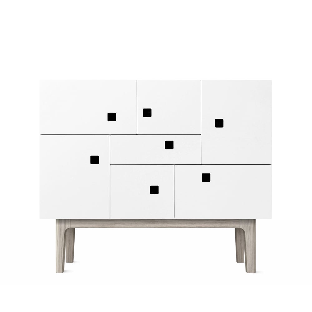 Zweed Peep C1 kast wit, witgepigmenteerd eikenhout | Scandinavisch Interieur | Vitrinekasten | Wit