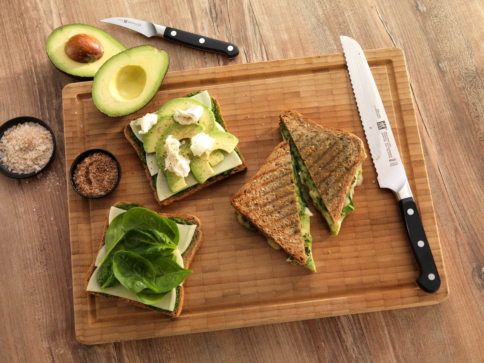 Zwilling Pro gekarteld allroundmes 13 cm, Zwart-roestvrij staal Zwilling