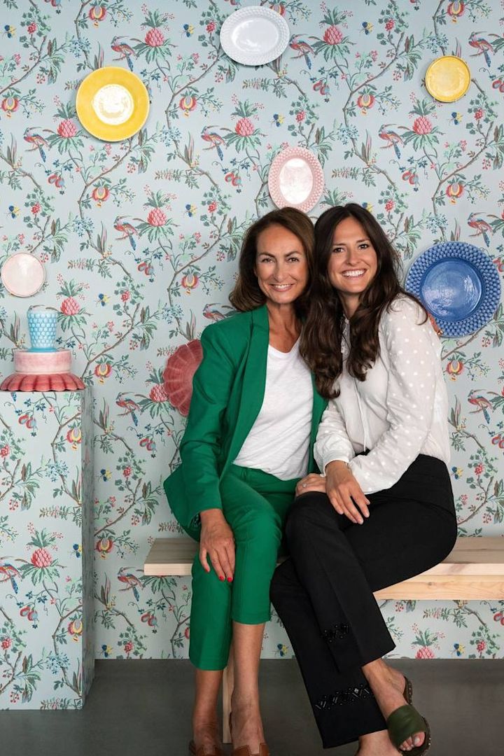 Teresa Mateus Lundahl en Filippa Burenstam Linder de drijvende krachten achter het keramiekbedrijf 
Mateus waar Zweeds design en Portugees vakmanschap elkaar ontmoeten. 