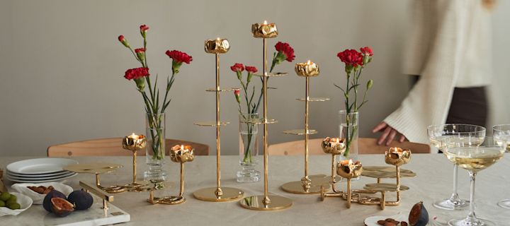 Dek de tafel feestelijk met Hilke en de Ninfea Alta kandelaars van messing.