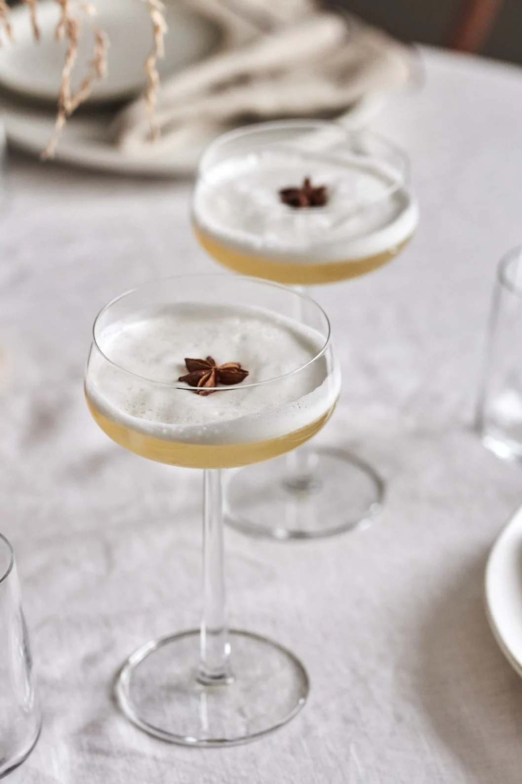Verschillende soorten cocktailglazen: Welk glas voor welke cocktail? Hier zie je een champagneglas dat ideaal is voor longdrinks of champagne.