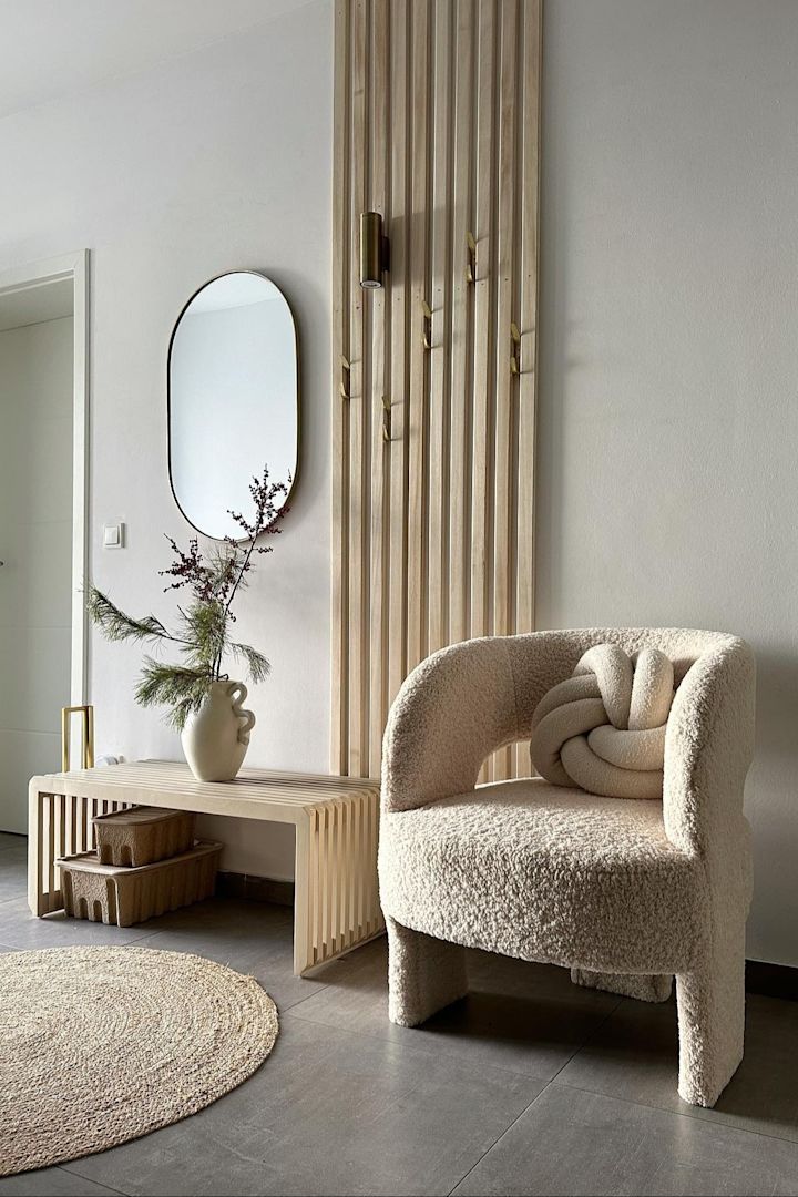 Boho en andere interieurstijlen: Hier zie je de hal in Japanse stijl van Instagram-gebruiker @farashome.