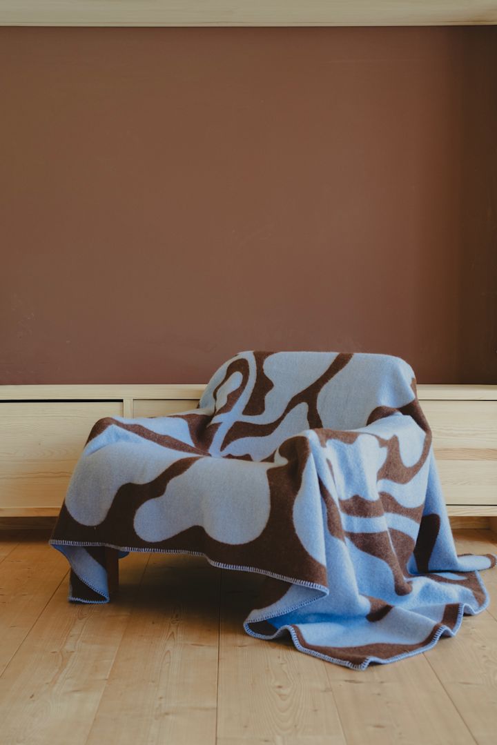 De Panton plank van Montana is de perfecte combinatie van praktische opbergruimte en stijlvol chroom.