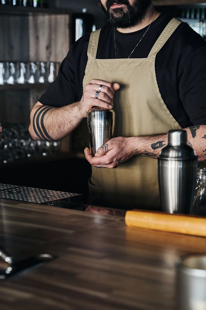 Om geweldige cocktails te maken, heb je de juiste accessoires nodig. Hier zie je de roestvrijstalen cocktailshaker van Nordwik.