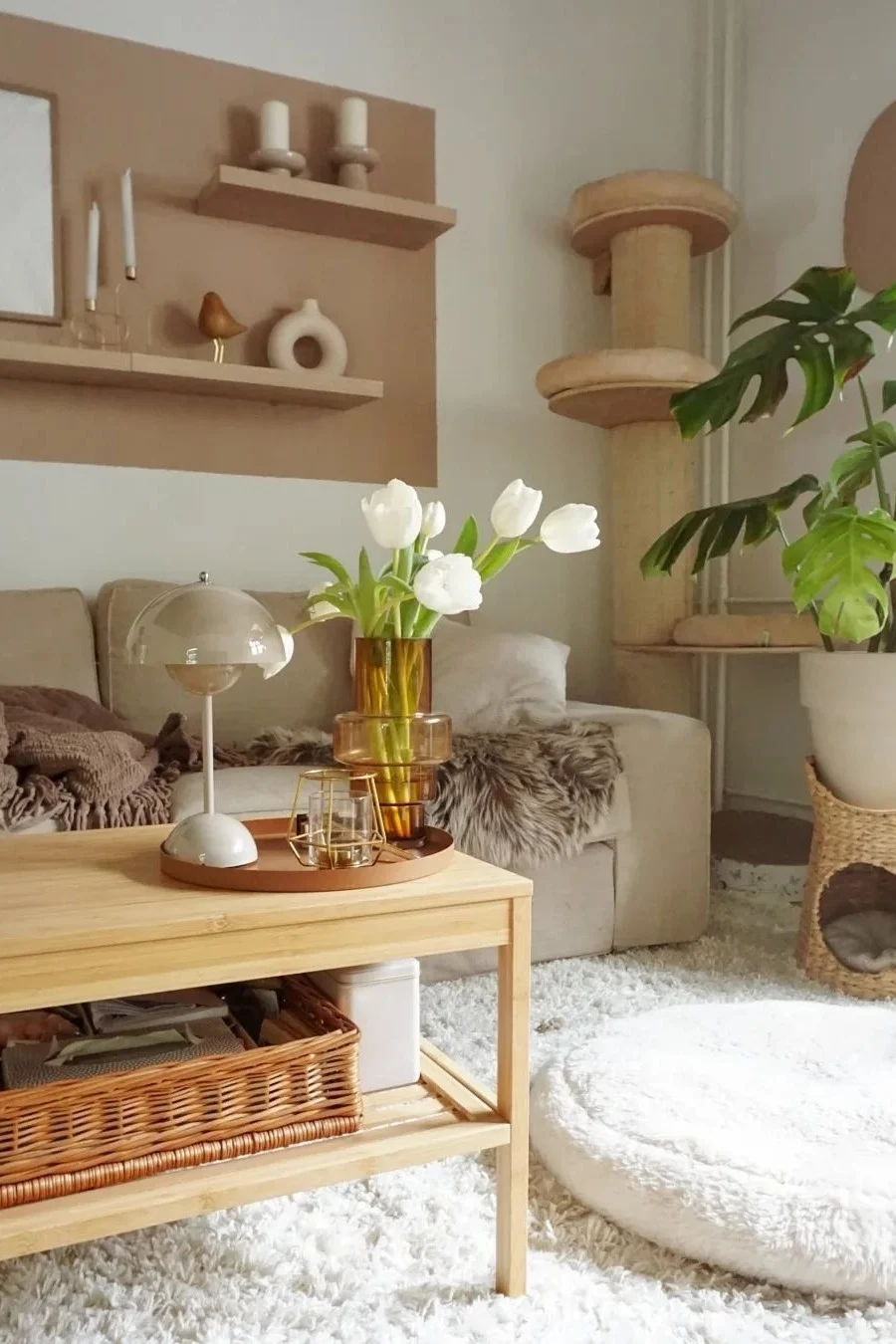 Boho en andere interieurstijlen: Hier zie je de woonkamer in boho-stijl van Instagram-gebruiker @tami.gro92.